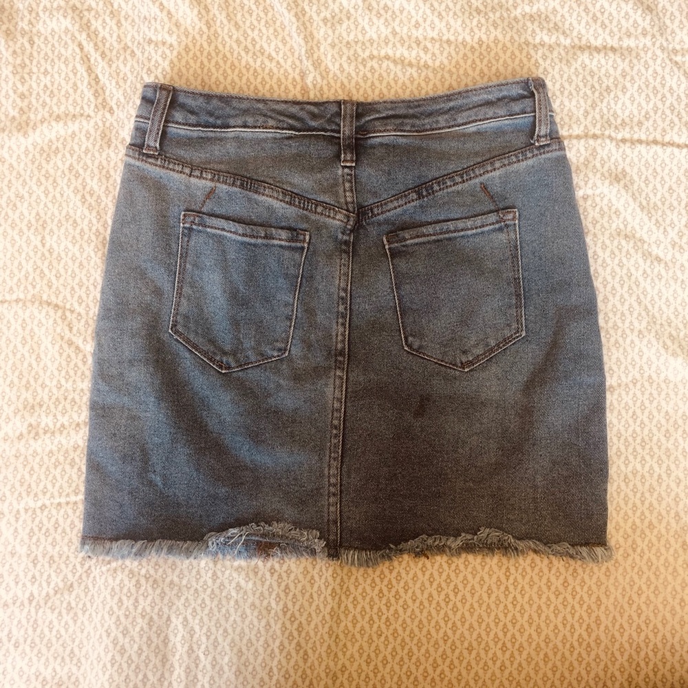 ❗CLOSET CLOSING ❗Mossimo jean skirt - Picture 2 of 3
